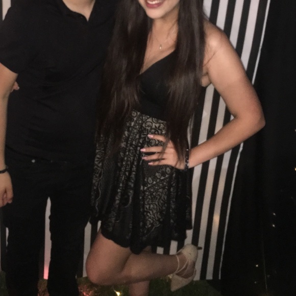 Black Windsor dress - Picture 4 of 4